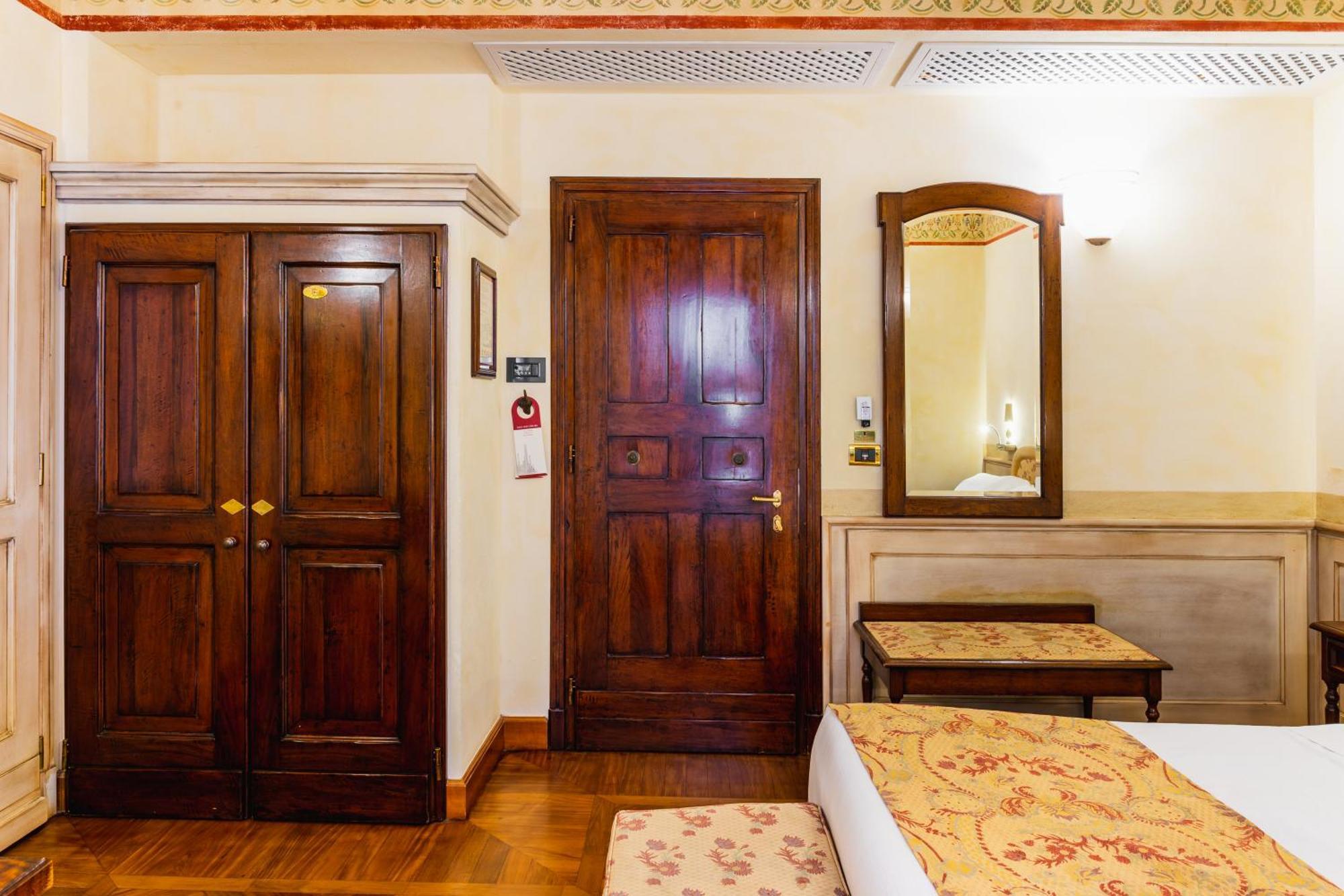 Art Hotel Commercianti Bologna Bagian luar foto
