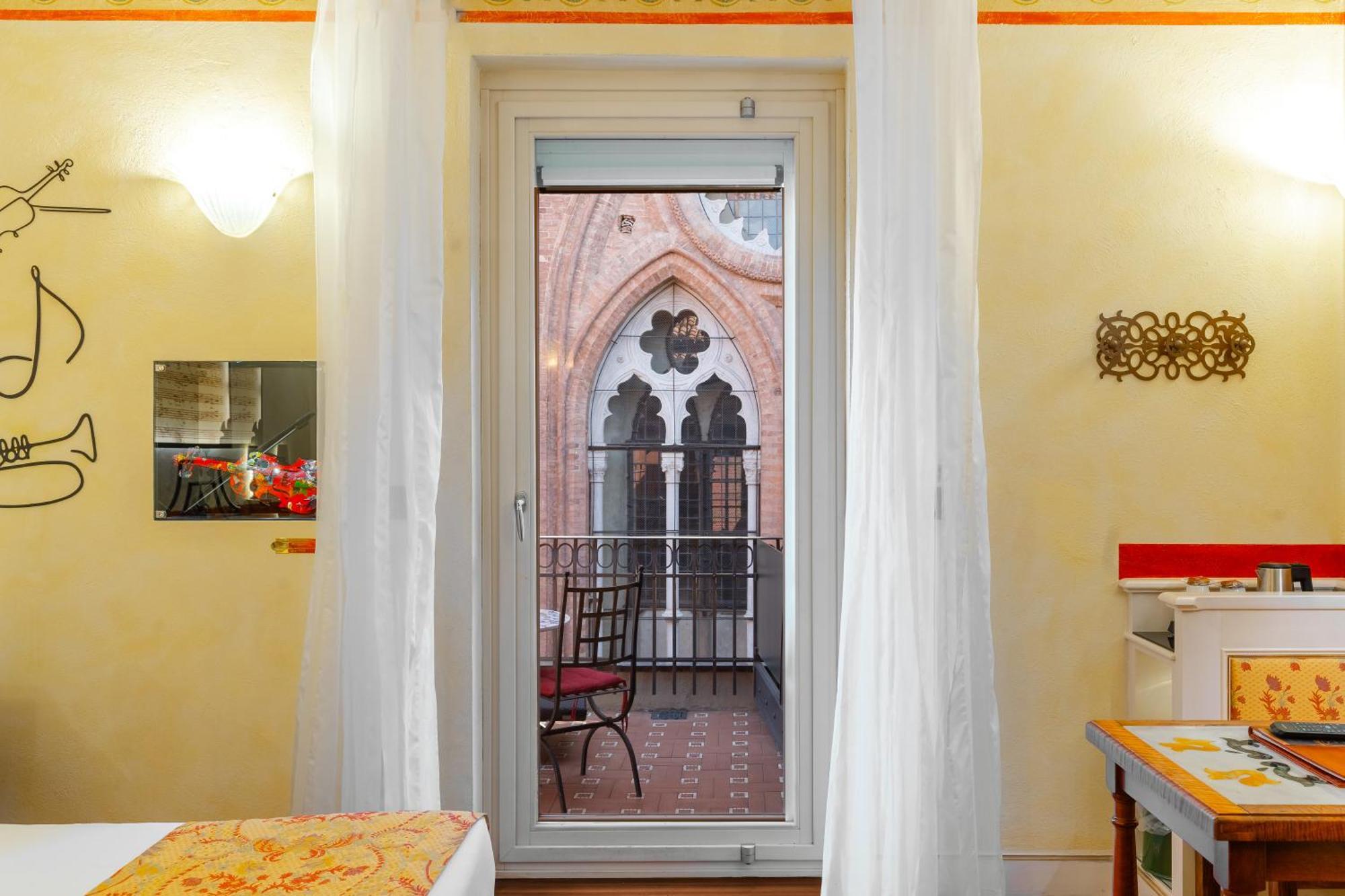 Art Hotel Commercianti Bologna Bagian luar foto