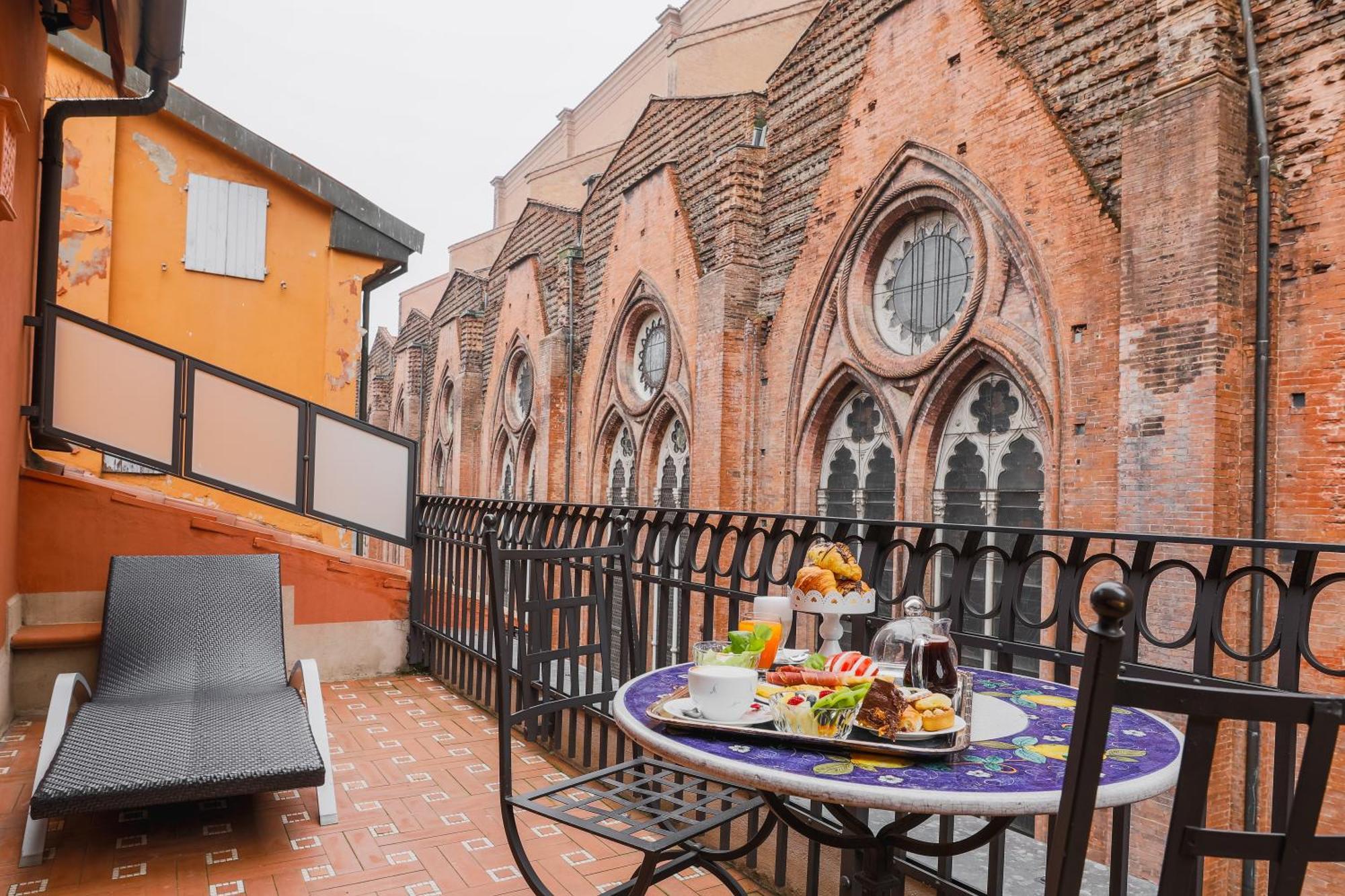 Art Hotel Commercianti Bologna Bagian luar foto
